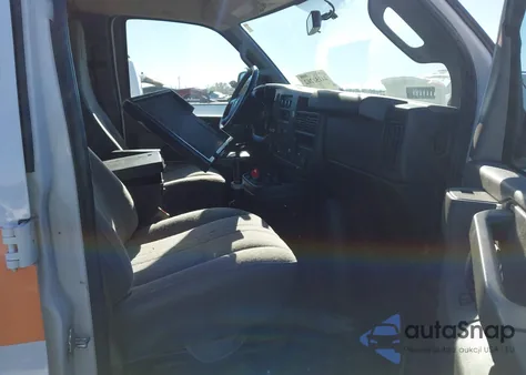 2019 Chevrolet Express 2500 Work Van из США, поврежденный, VIN 1GCWGAFP3K1296600